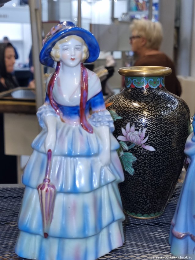 Статуэтки фарфоровые на Тишинке -2