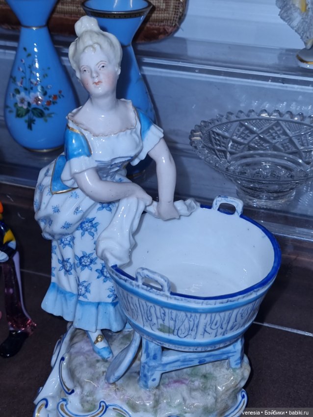 Статуэтки фарфоровые на Тишинке -2