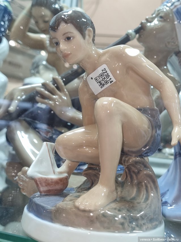 Статуэтки фарфоровые на Тишинке -2