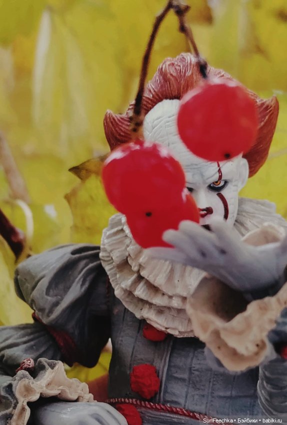 Пеннивайз в своём репертуаре 🎈 (фото 2)