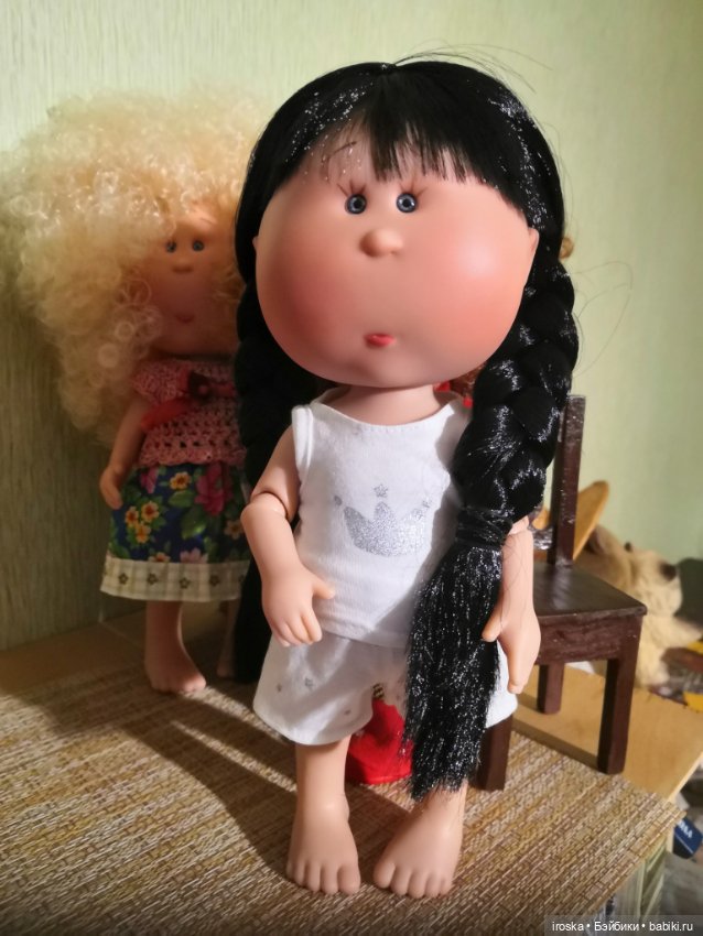 Чернявка — Куклы Nines d'Onil (Нинес): Миа (Mia) (фото 10)