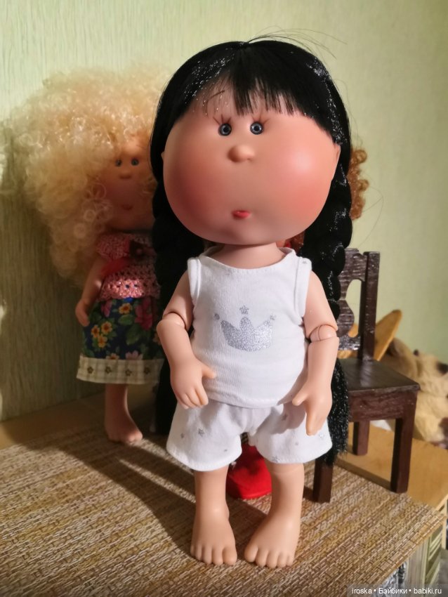 Чернявка — Куклы Nines d'Onil (Нинес): Миа (Mia) (фото 9)
