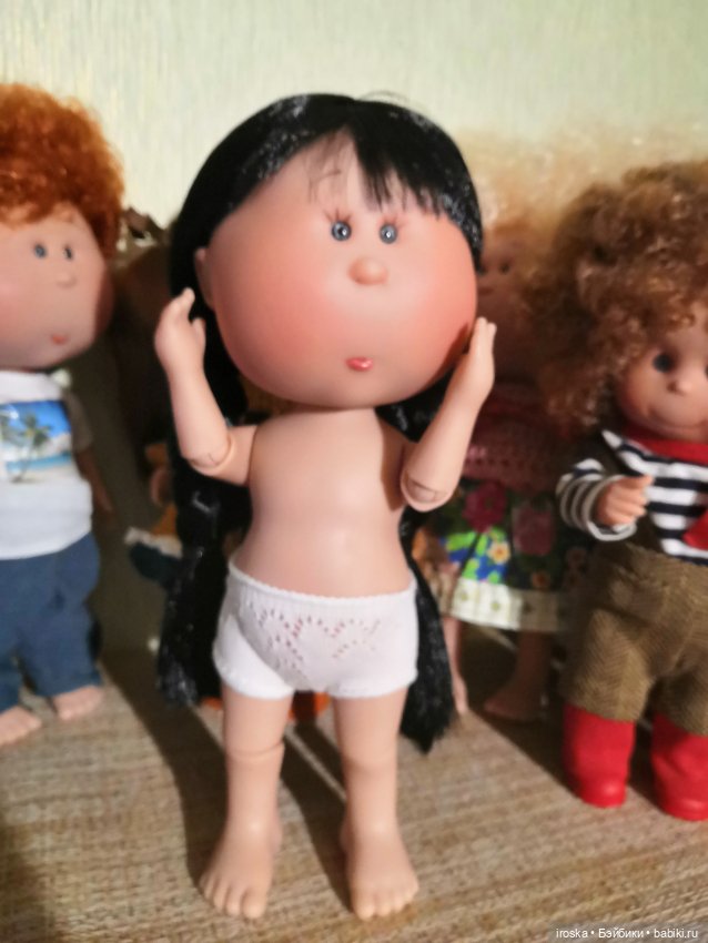 Чернявка — Куклы Nines d'Onil (Нинес): Миа (Mia) (фото 2)