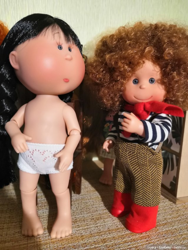 Чернявка — Куклы Nines d'Onil (Нинес): Миа (Mia) (фото 7)
