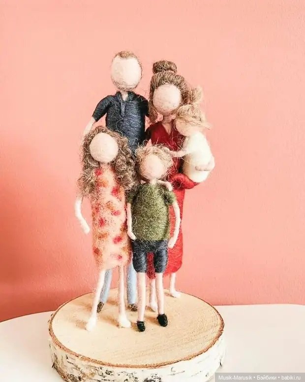 Художница из Нидерландов воссоздает волшебные моменты из жизни с помощью шерсти