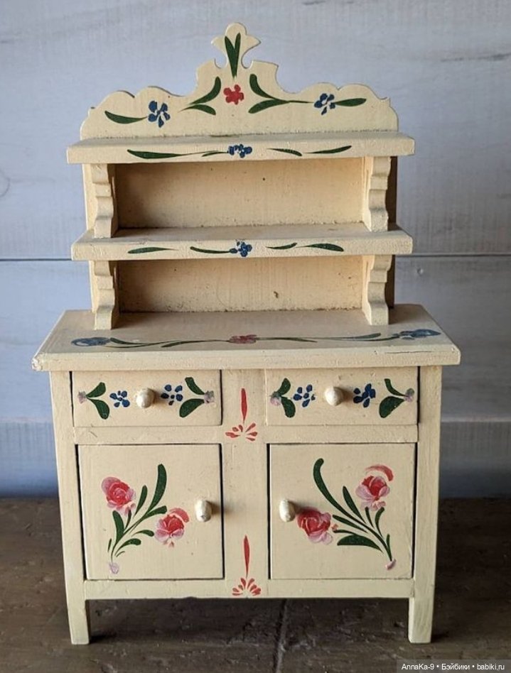 Подборка антикварных белых буфетов для кукол