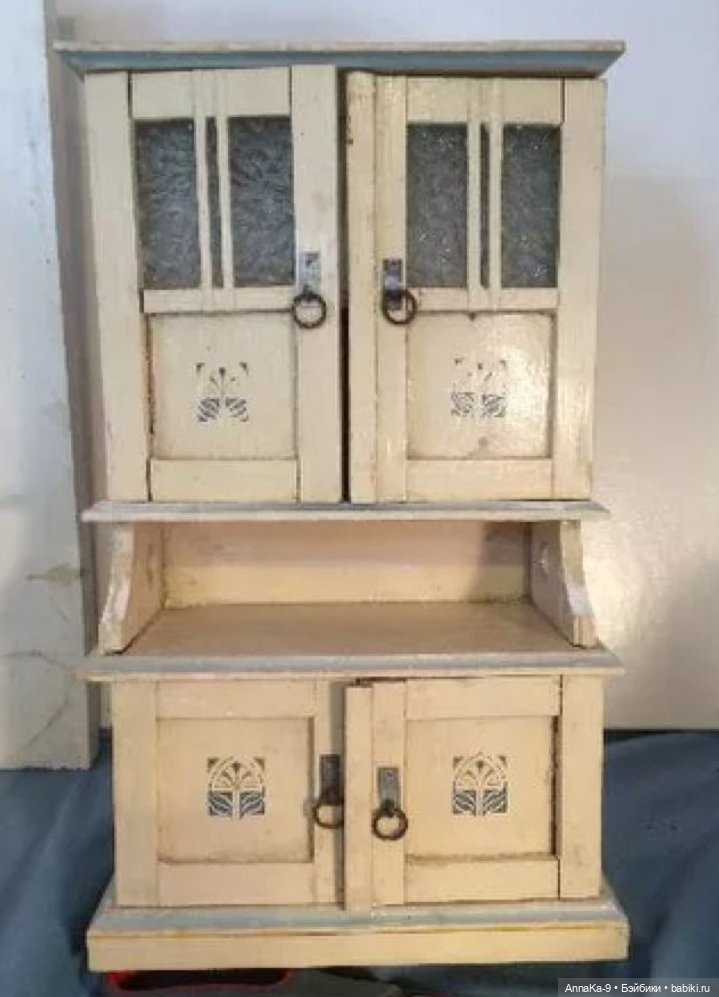 Подборка антикварных белых буфетов для кукол (фото 3)