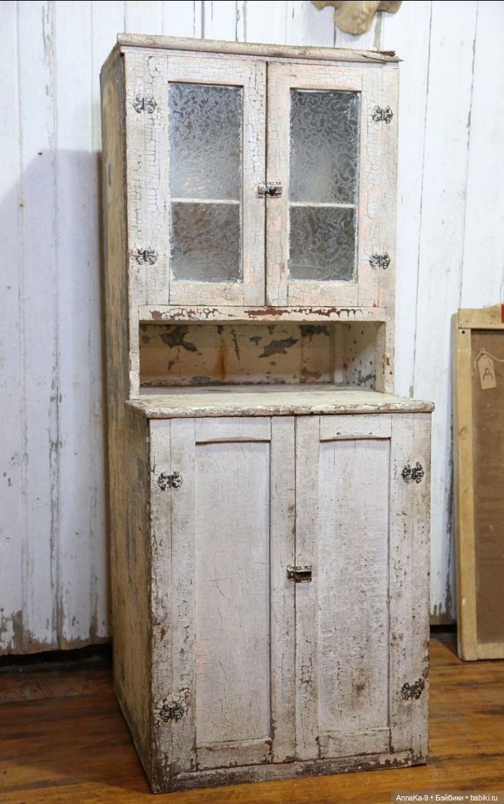 Подборка антикварных белых буфетов для кукол (фото 8)