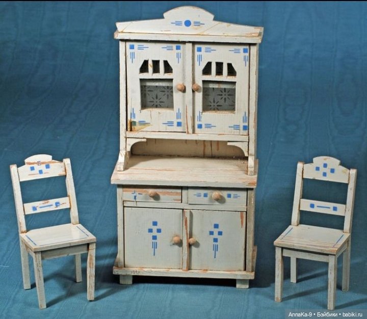 Подборка антикварных белых буфетов для кукол