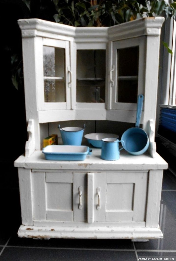 Подборка антикварных белых буфетов для кукол (фото 4)
