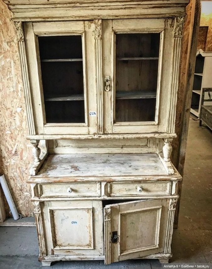 Подборка антикварных белых буфетов для кукол (фото 7)