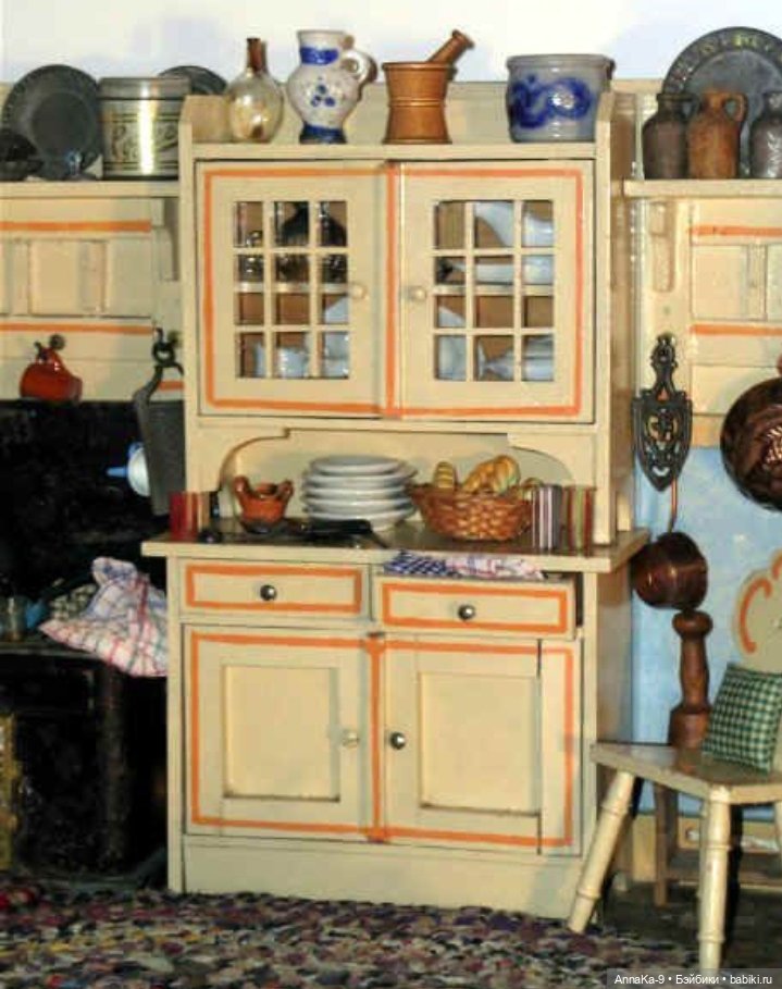 Подборка антикварных белых буфетов для кукол