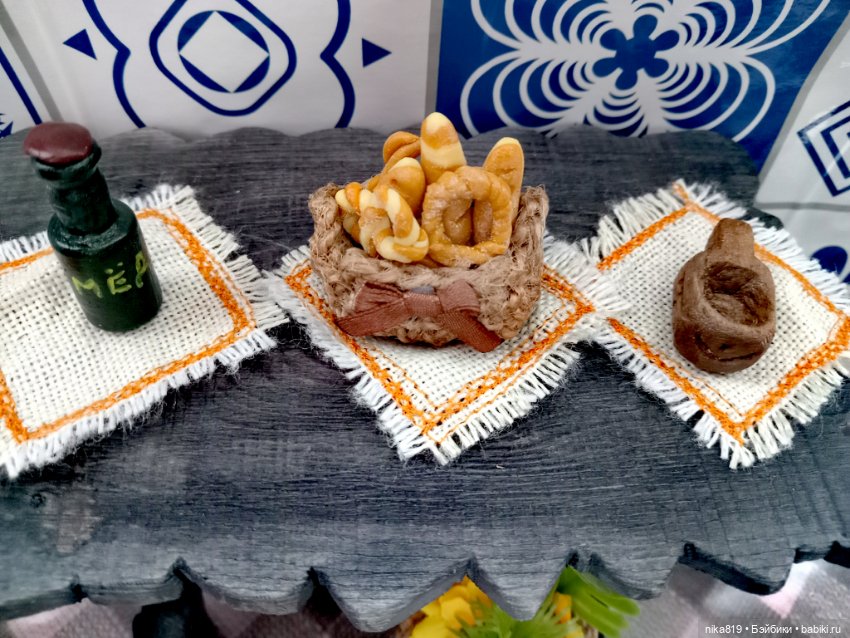 Столик из массива дерева — Мебель для кукол и домиков: фото (фото 5)