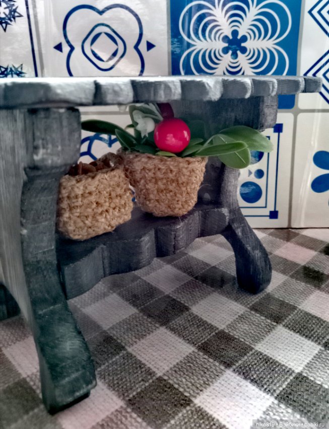 Столик из массива дерева — Мебель для кукол и домиков: фото (фото 8)
