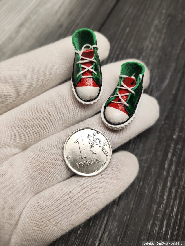 Праздник к нам приходит — Одежда и обувь для кукол своими руками: фото (фото 4)