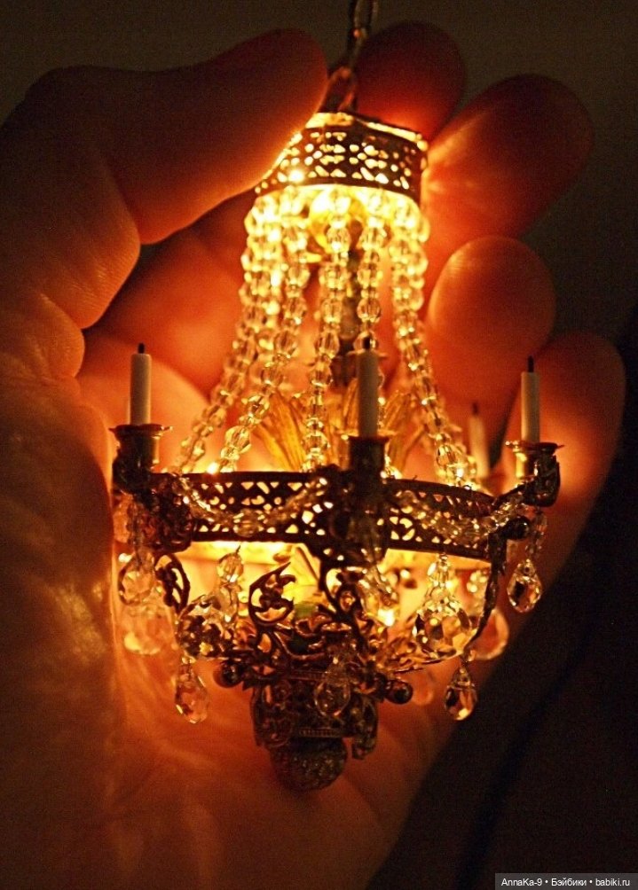 Современные люстры для кукольных домиков и румбоксов (фото 5)