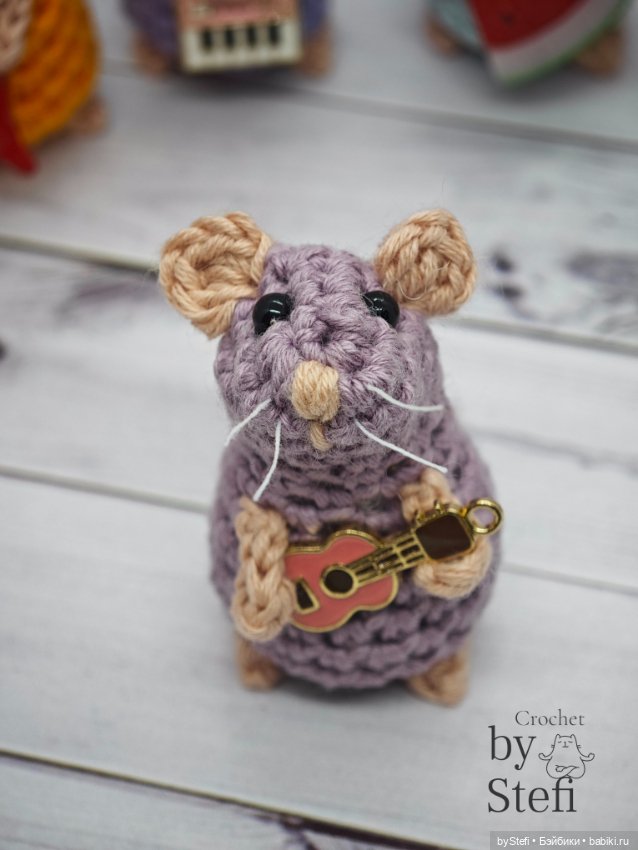 Разноцветные мышки — Вязаные игрушки и амигуруми: крючком (фото 7)