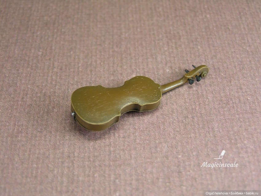 Потрясающая миниатюрная скрипка (фото 7)