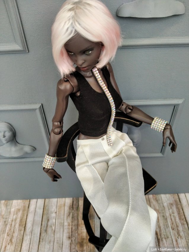 Красное, белое и черное на Spirit Imprint