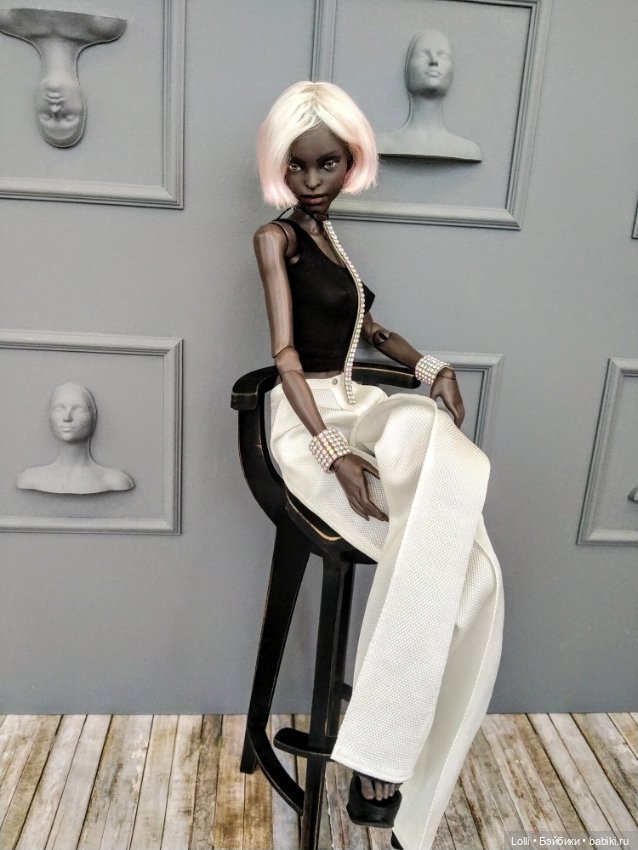 Красное, белое и черное на Spirit Imprint