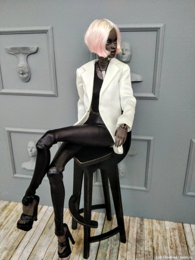 Красное, белое и черное на Spirit Imprint