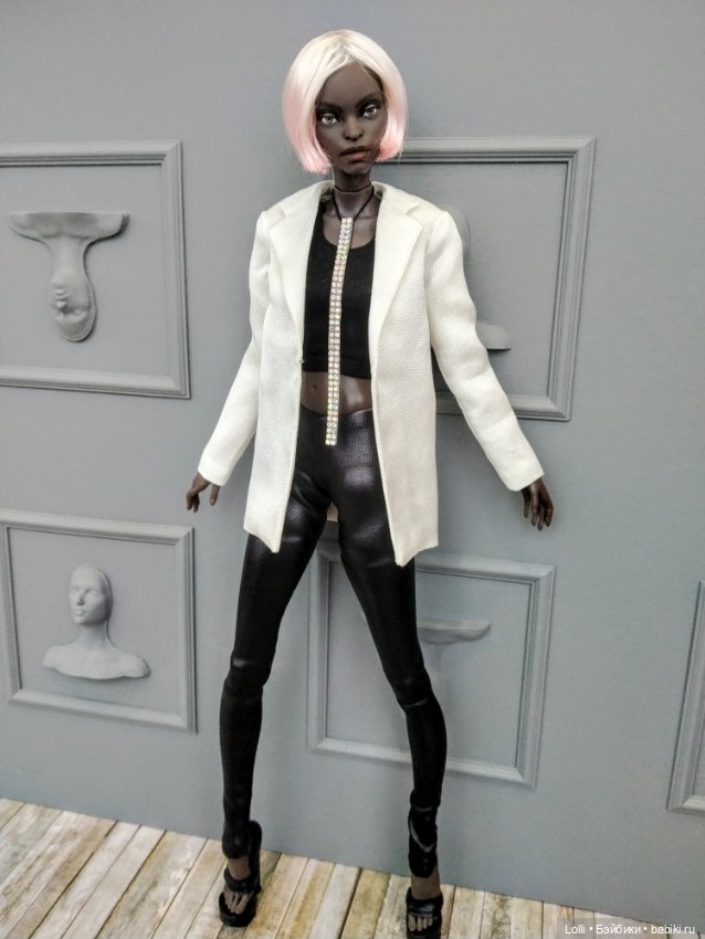 Красное, белое и черное на Spirit Imprint