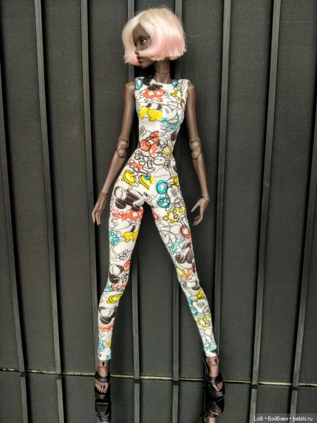 Красное, белое и черное на Spirit Imprint