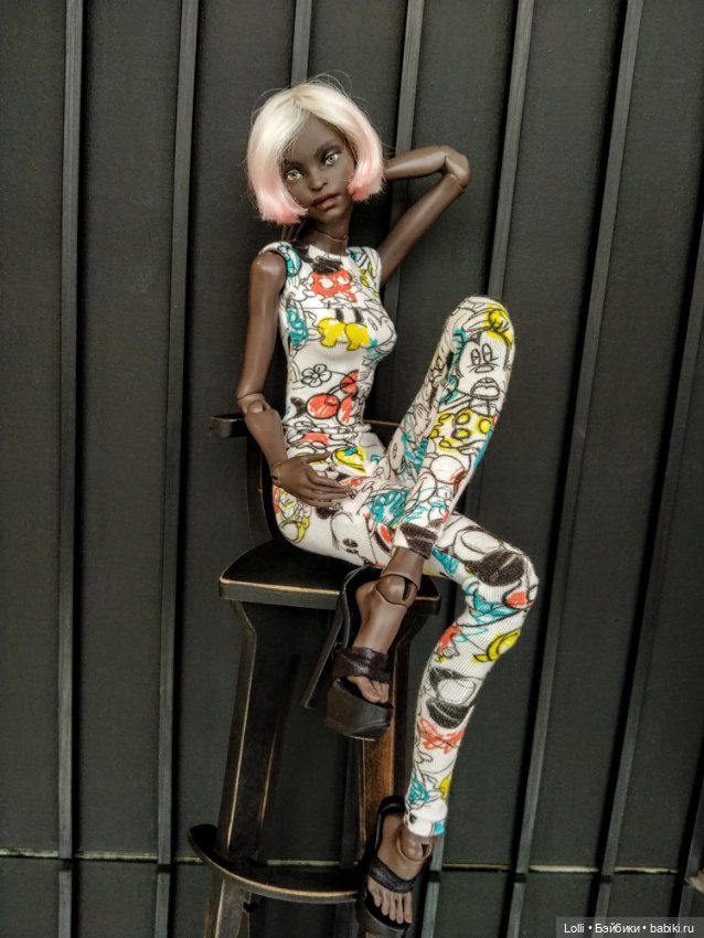 Красное, белое и черное на Spirit Imprint