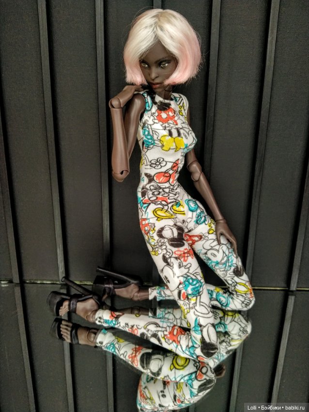 Красное, белое и черное на Spirit Imprint