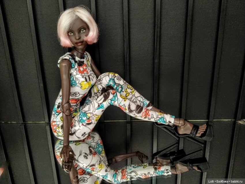 Красное, белое и черное на Spirit Imprint