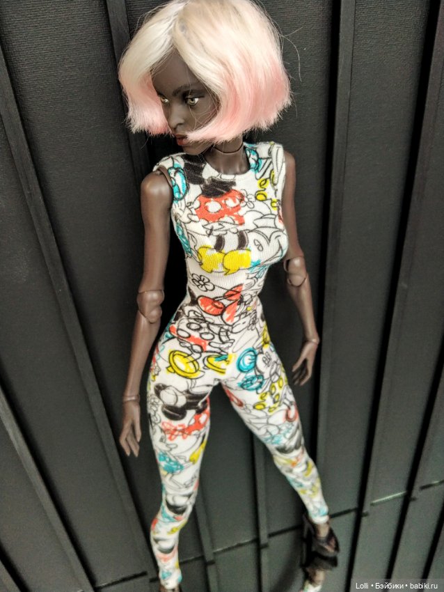 Красное, белое и черное на Spirit Imprint