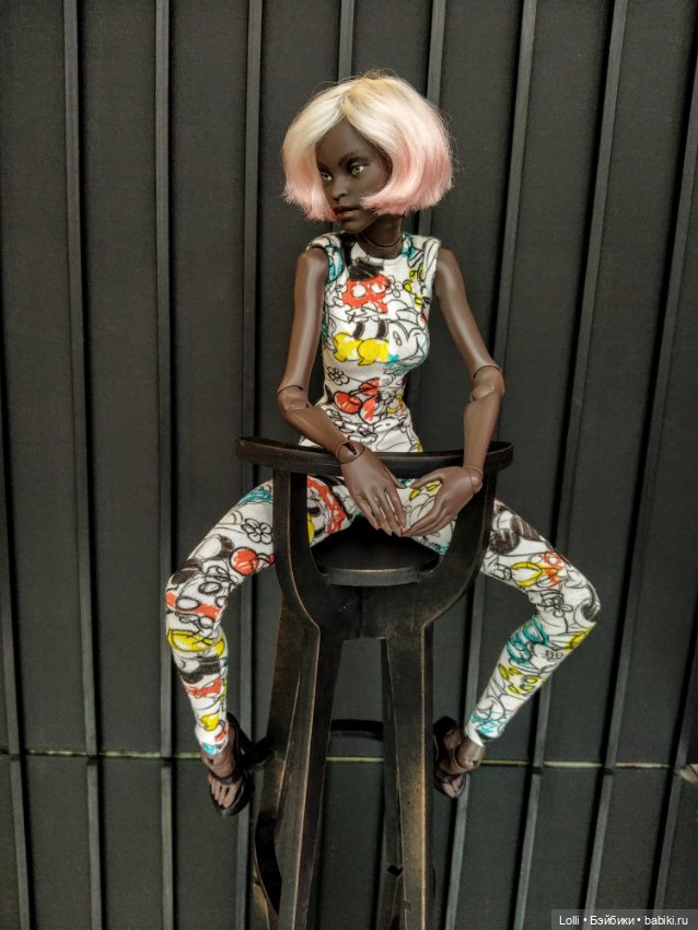 Красное, белое и черное на Spirit Imprint