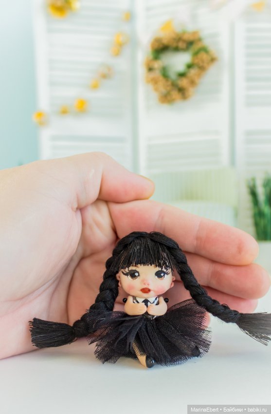 💛 Маленькая Уэнсдэй 💛 — Авторские портретные куклы по фото: галерея работ (фото 7)