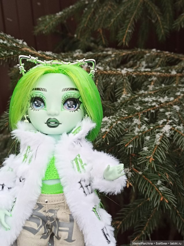 Выгуляли второй аутфит Харли Лаймстоун Кэт