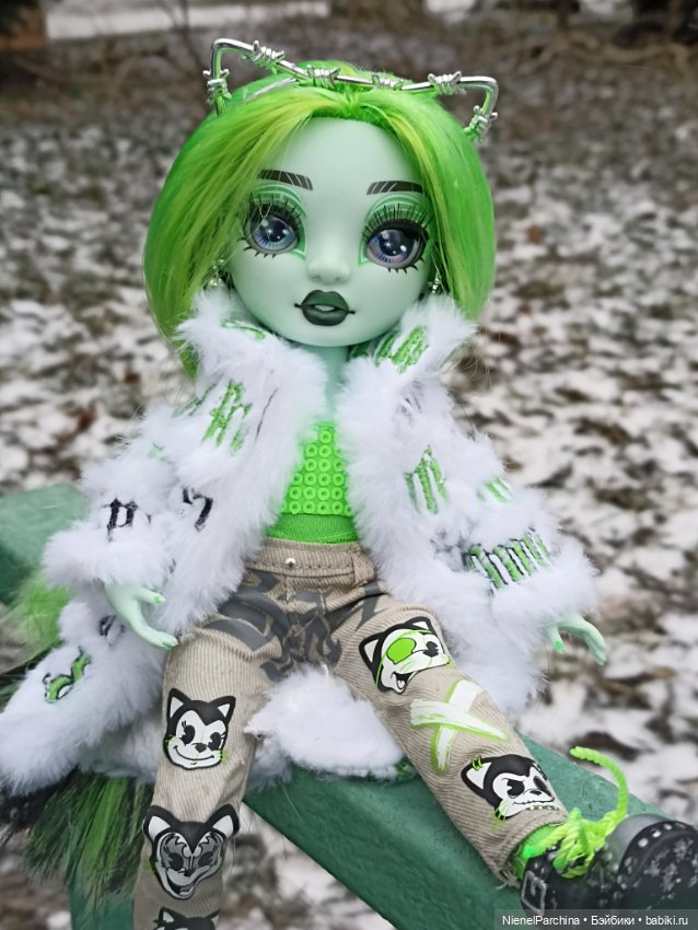 Выгуляли второй аутфит Харли Лаймстоун Кэт