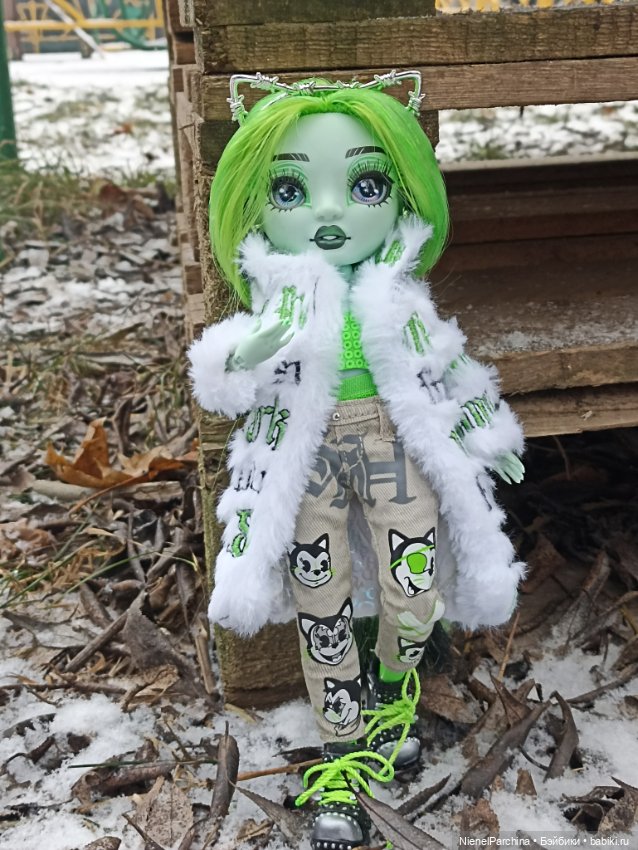 Выгуляли второй аутфит Харли Лаймстоун Кэт