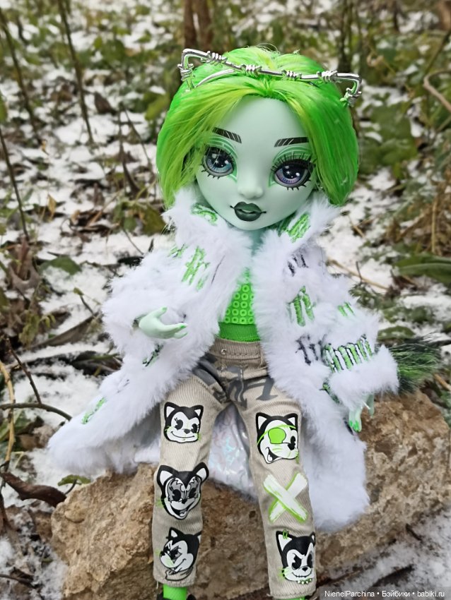 Выгуляли второй аутфит Харли Лаймстоун Кэт