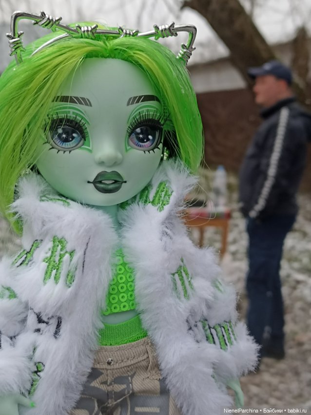 Выгуляли второй аутфит Харли Лаймстоун Кэт