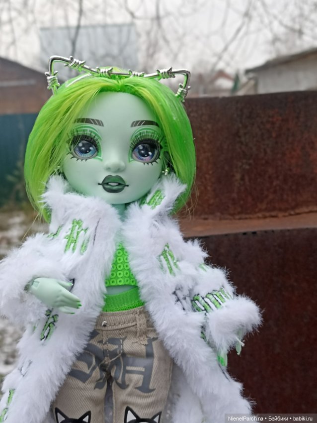 Выгуляли второй аутфит Харли Лаймстоун Кэт