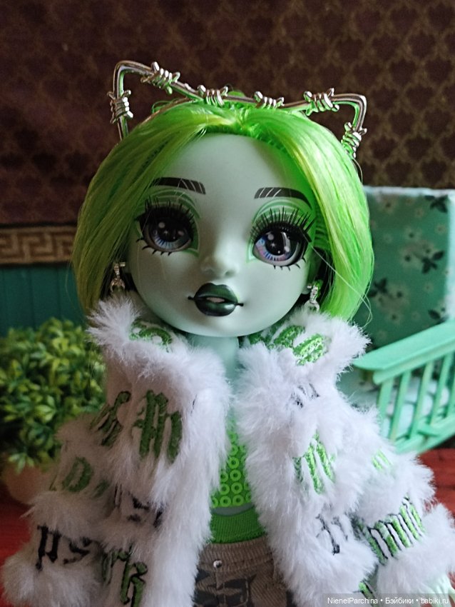 Выгуляли второй аутфит Харли Лаймстоун Кэт (фото 10)