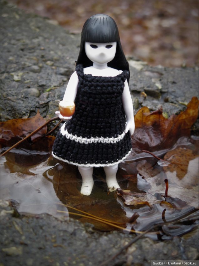 Little Apple Dolls в ноябрьском лесу