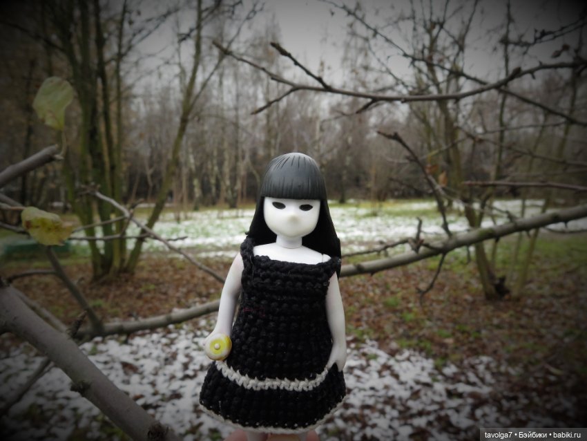 Little Apple Dolls в ноябрьском лесу