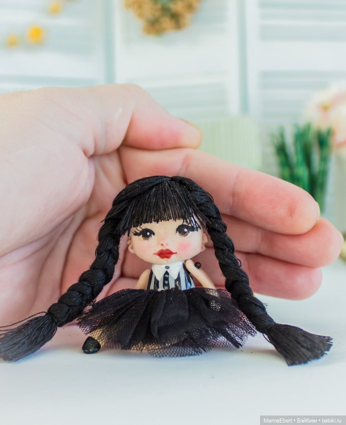 💛 Маленькая Wednesday💛 — Авторские портретные куклы по фото: галерея работ (фото 9)