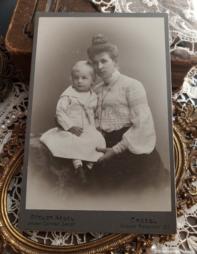 Старинные фотографии мамочек с детками (фото 9)