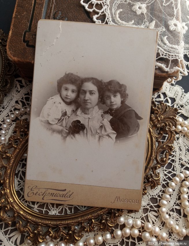 Старинные фотографии мамочек с детками (фото 2)