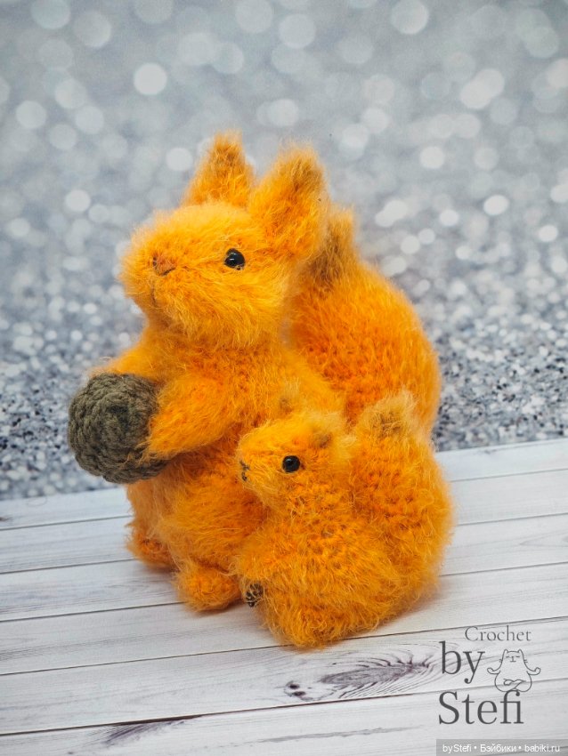 Белочки — Вязаные игрушки и амигуруми: крючком