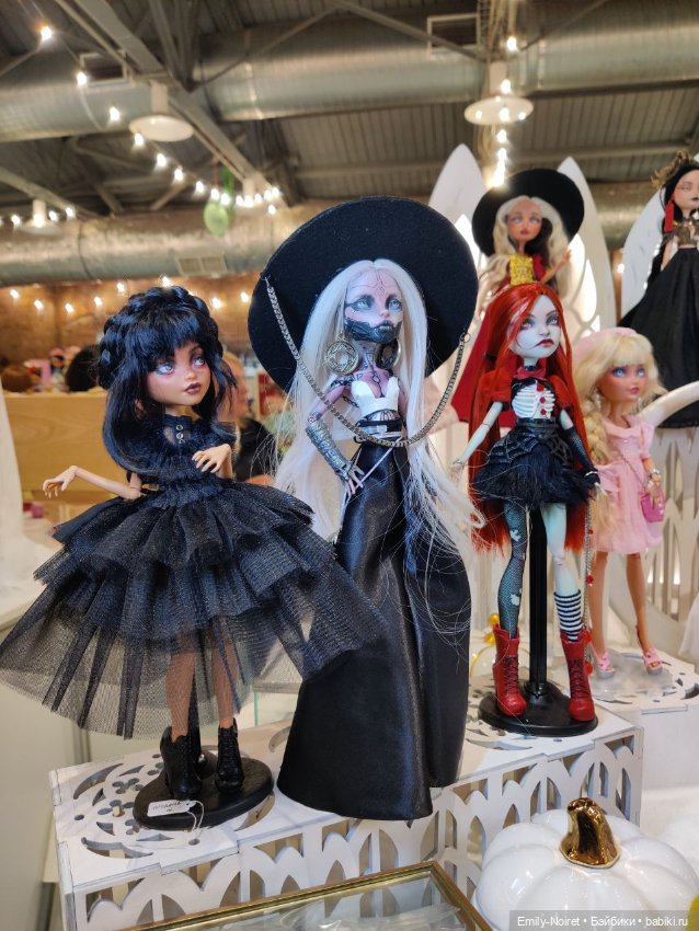 Выставка кукол в Севкабеле (Санкт-Петербург)