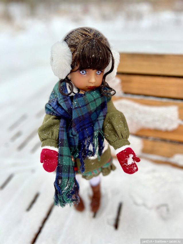 Снежно — Куклы Ruby Red (Руби Ред) Fashion Friends: Siblies (фото 3)