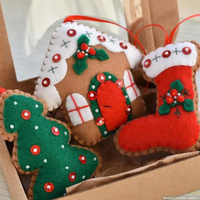 Чудесные домики на ёлку с выкройками и примерами из фетра