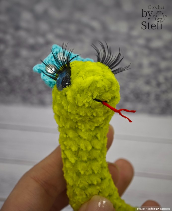 Новогодние змейки — Вязаные игрушки и амигуруми: крючком